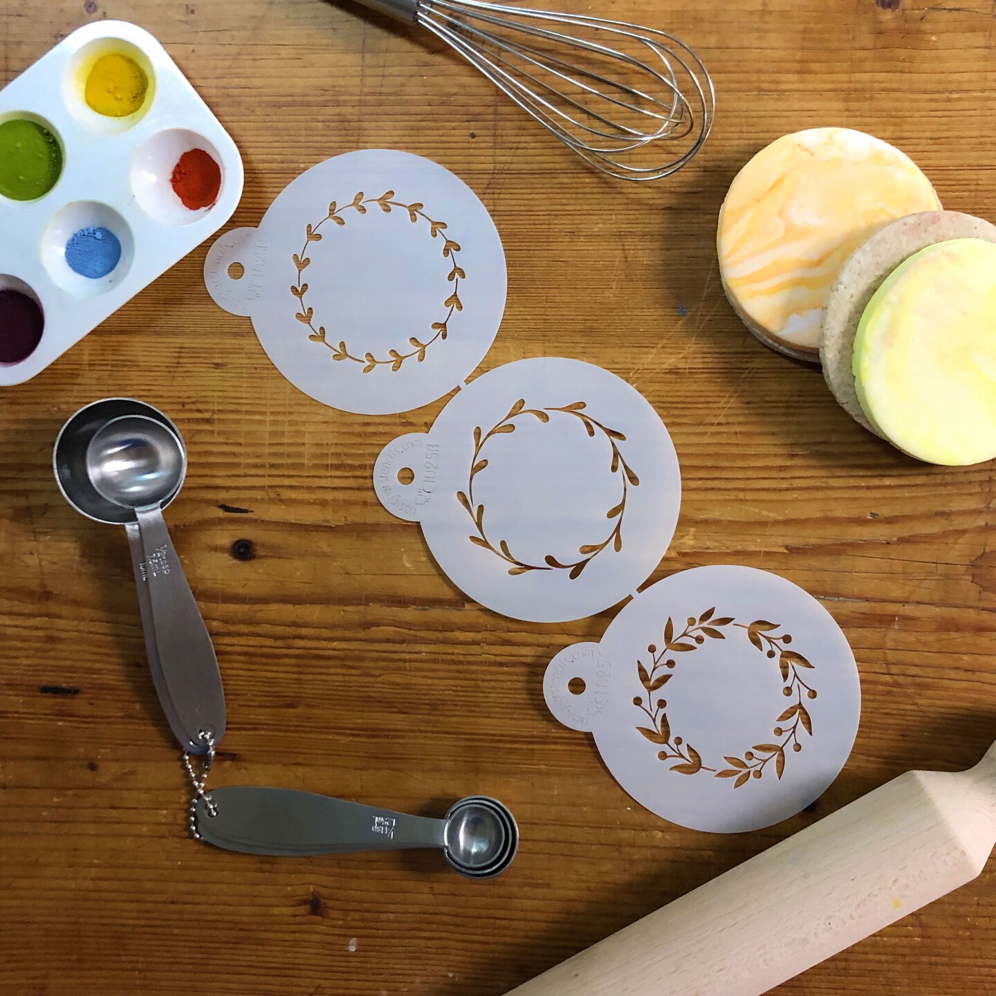 Vine Wreaths Cookie Stencil Set | C1025 by Designer Stencils |