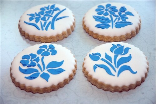 Small Botanical Flowers Cookie Stencils | C352 by Designer Stencils | Cookie Decorating Tools | Baking Stencils for Royal Icing, Airbrush, Dusting Powder | Reusable Plastic Food Grade Stencil for Cookies | Easy to Use &#x26; Clean Cookie Stencil