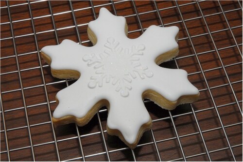 Holiday Cupcake and Cookie Stencil Tops | C073 by Designer Stencils | Cookie Decorating Tools | Baking Stencils for Royal Icing, Airbrush, Dusting Powder | Reusable Plastic Food Grade Stencil for Cookies | Easy to Use &#x26; Clean Cookie Stencil