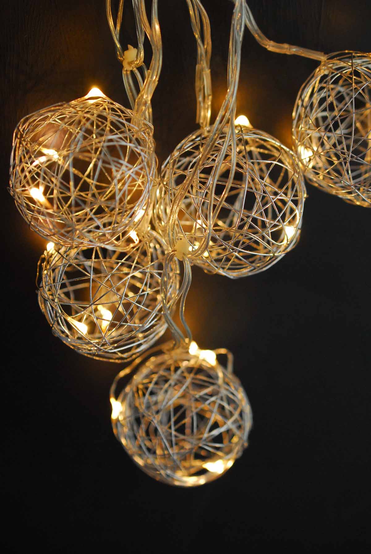 Perfect Holiday 10 LED Wire Ball String Light Battery Operated - Warm White