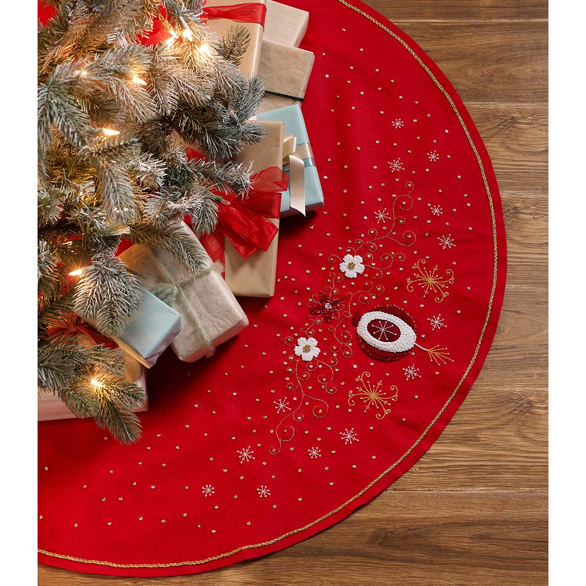 Bucilla Holiday Elegance Tree Skirt Felt & Sequin Kit Felting Michaels