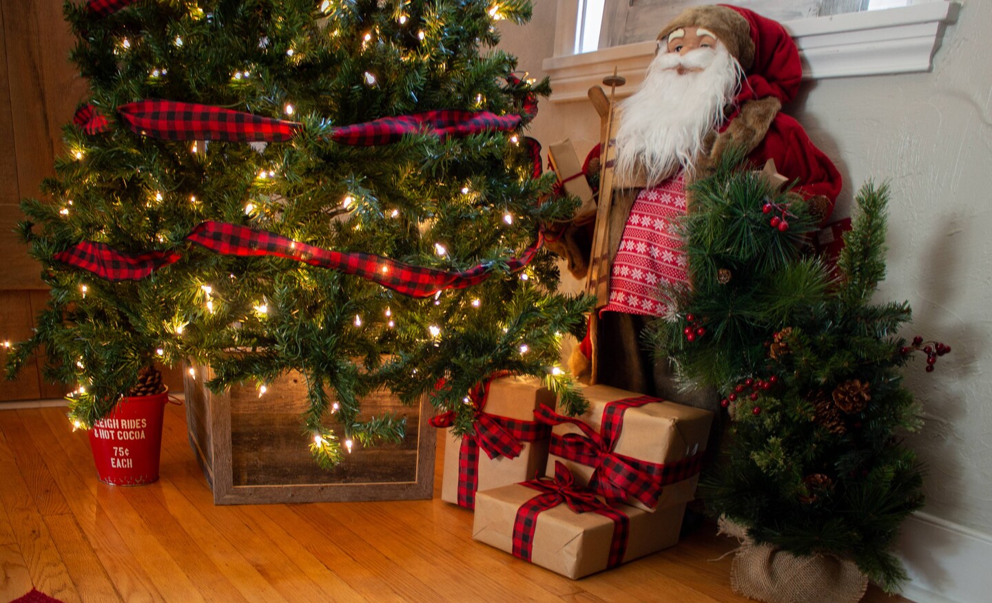 Rustic Farmhouse Medium 22" Reclaimed Wooden Christmas Tree Box Collar