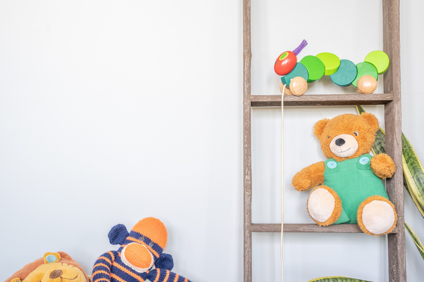 Rustic Farmhouse 4ft Reclaimed Wood Decorative Bookcase Picket Ladder