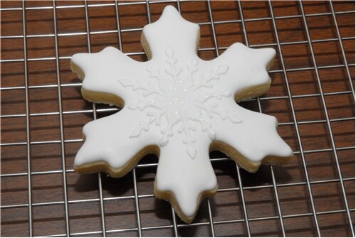 Snowflake Cake Stencil | C048 by Designer Stencils | Cake Decorating Tools | Baking Stencils for Royal Icing, Airbrush, Dusting Powder | Reusable Plastic Food Grade Stencil for Cakes | Easy to Use & Clean Cake Stencil