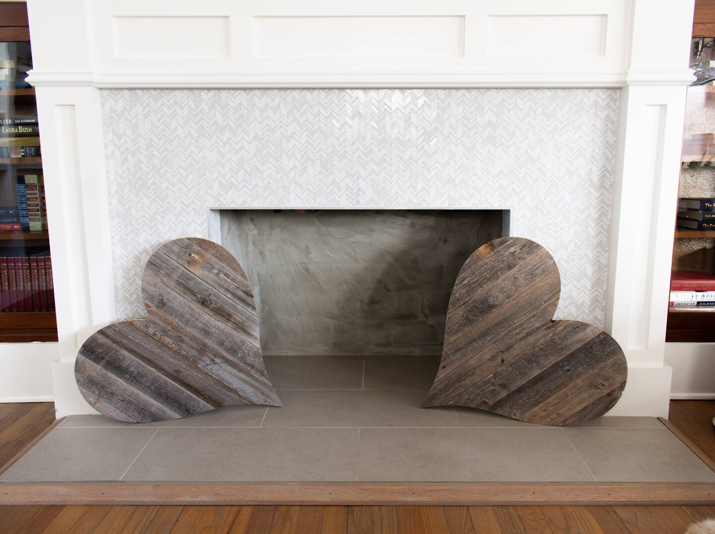 Rustic Farmhouse 24 in. Reclaimed Wood Heart