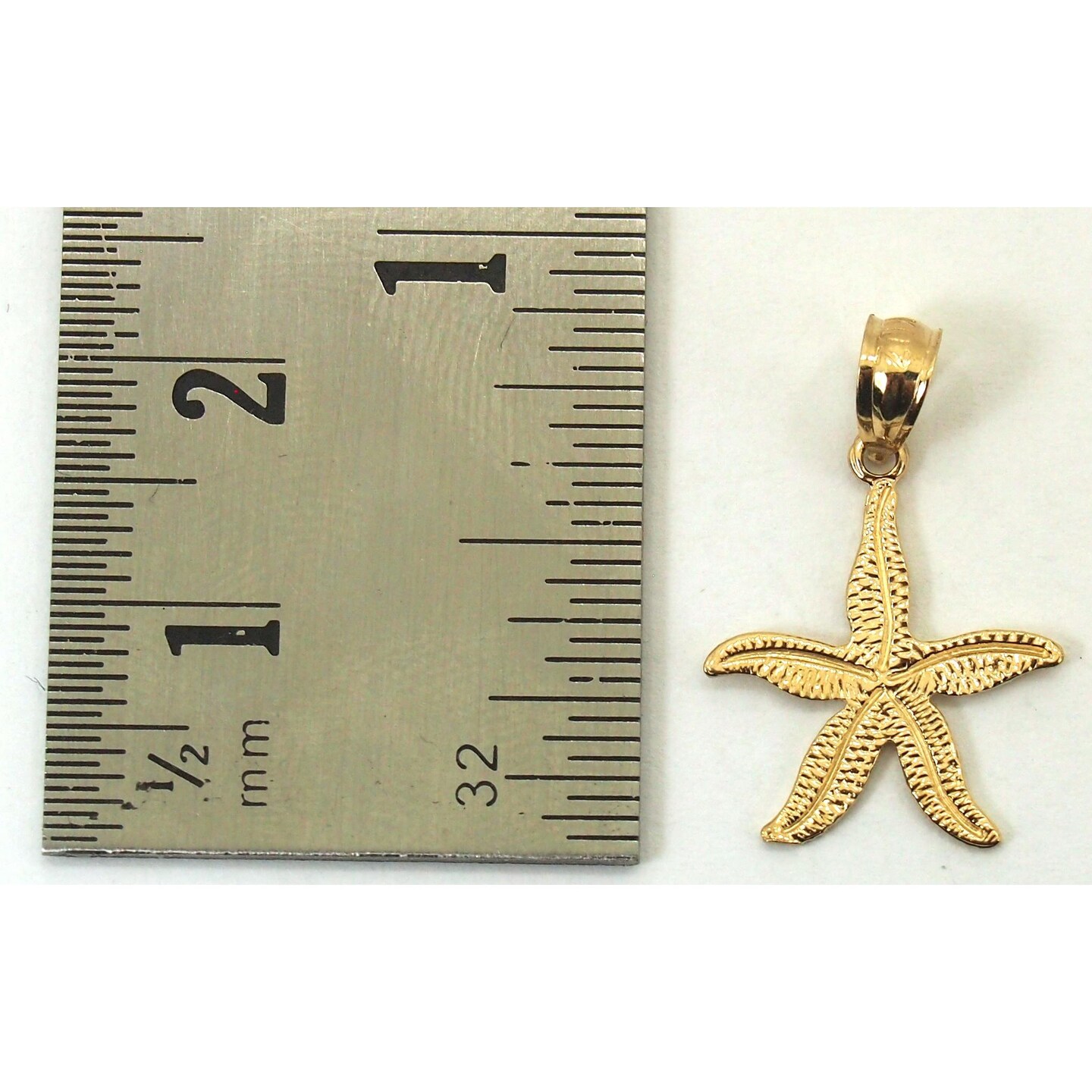14K Yellow Gold Starfish Charm with 18&#x22; Gold Cable Chain &#x26; Gift Box