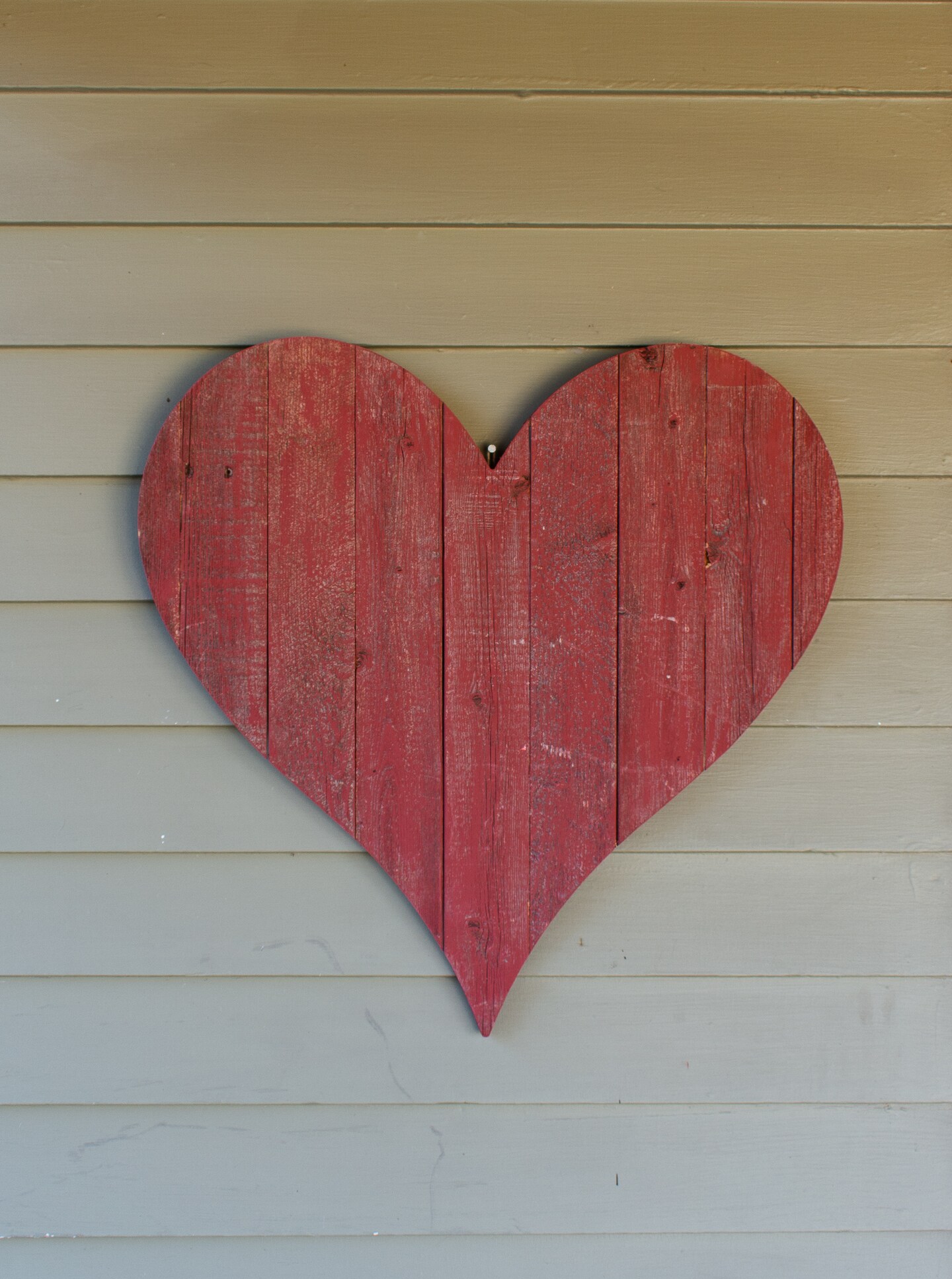 Rustic Farmhouse 18 in. Reclaimed Wood Heart