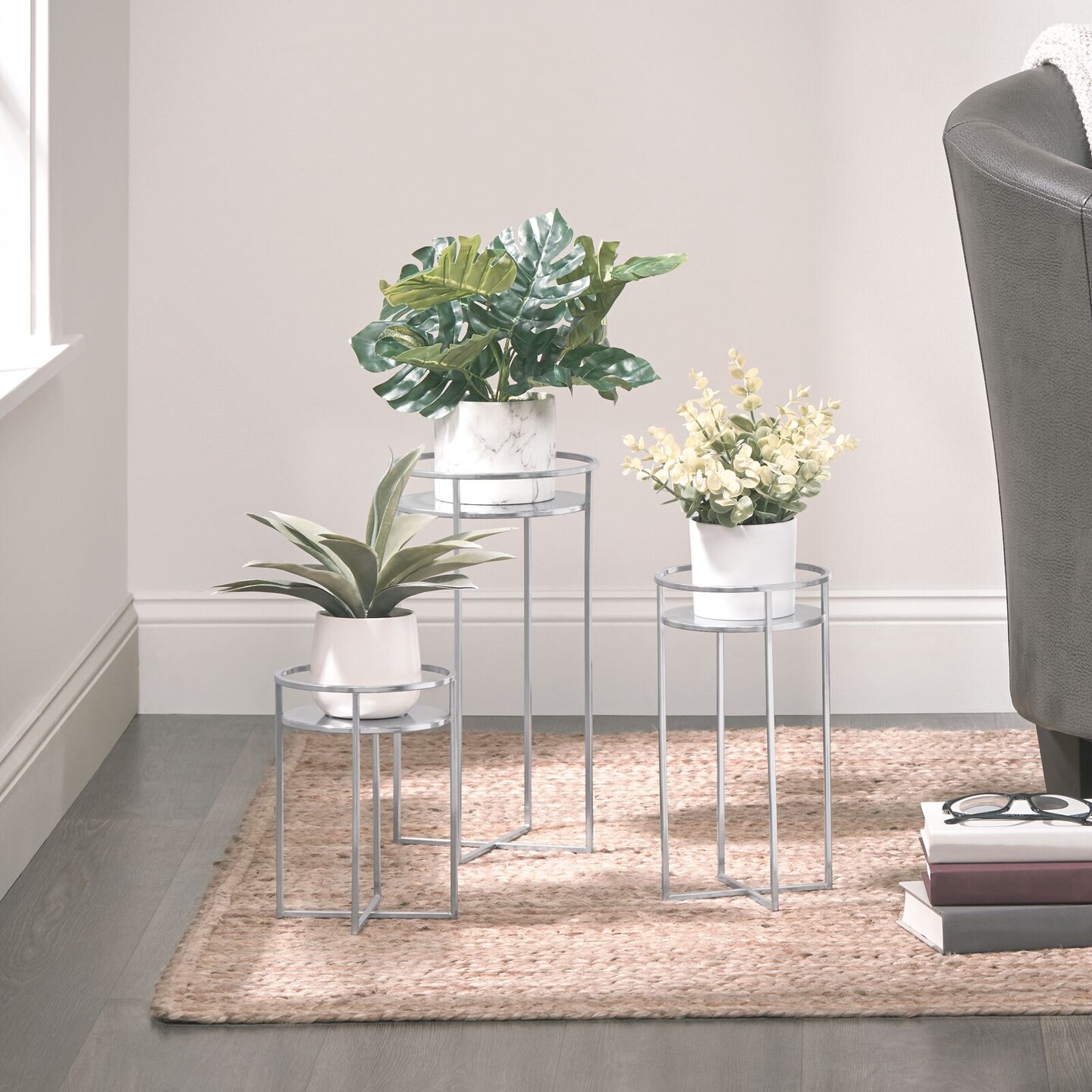 mDesign Metal Midcentury Indoor/Outdoor Stands for Plants Metal