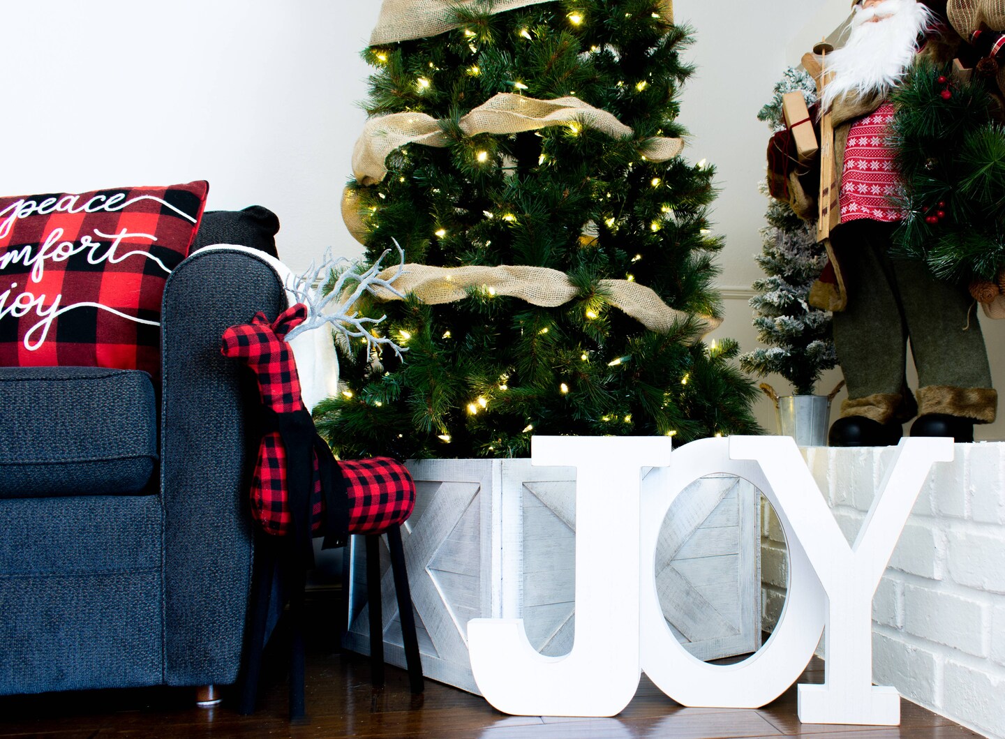 Rustic Farmhouse Medium Deluxe 22" Reclaimed Wooden Christmas Tree Box Collar