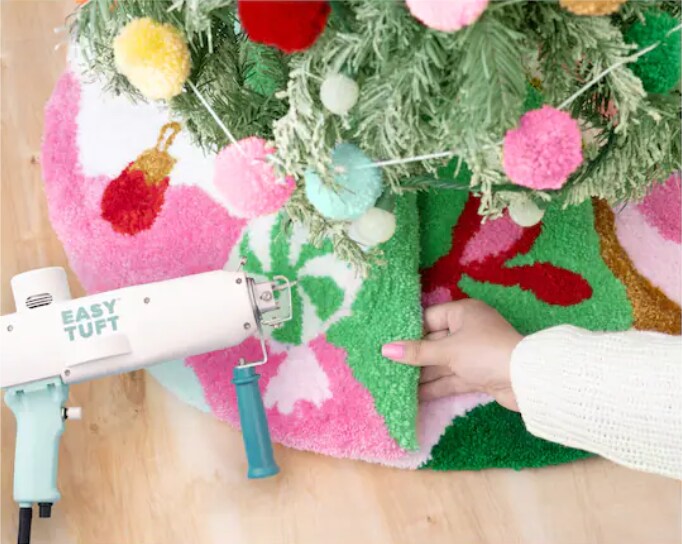 New American Crafts We R Memory Keepers® Easy™ Tuft Rug Tufting Tool 60000374