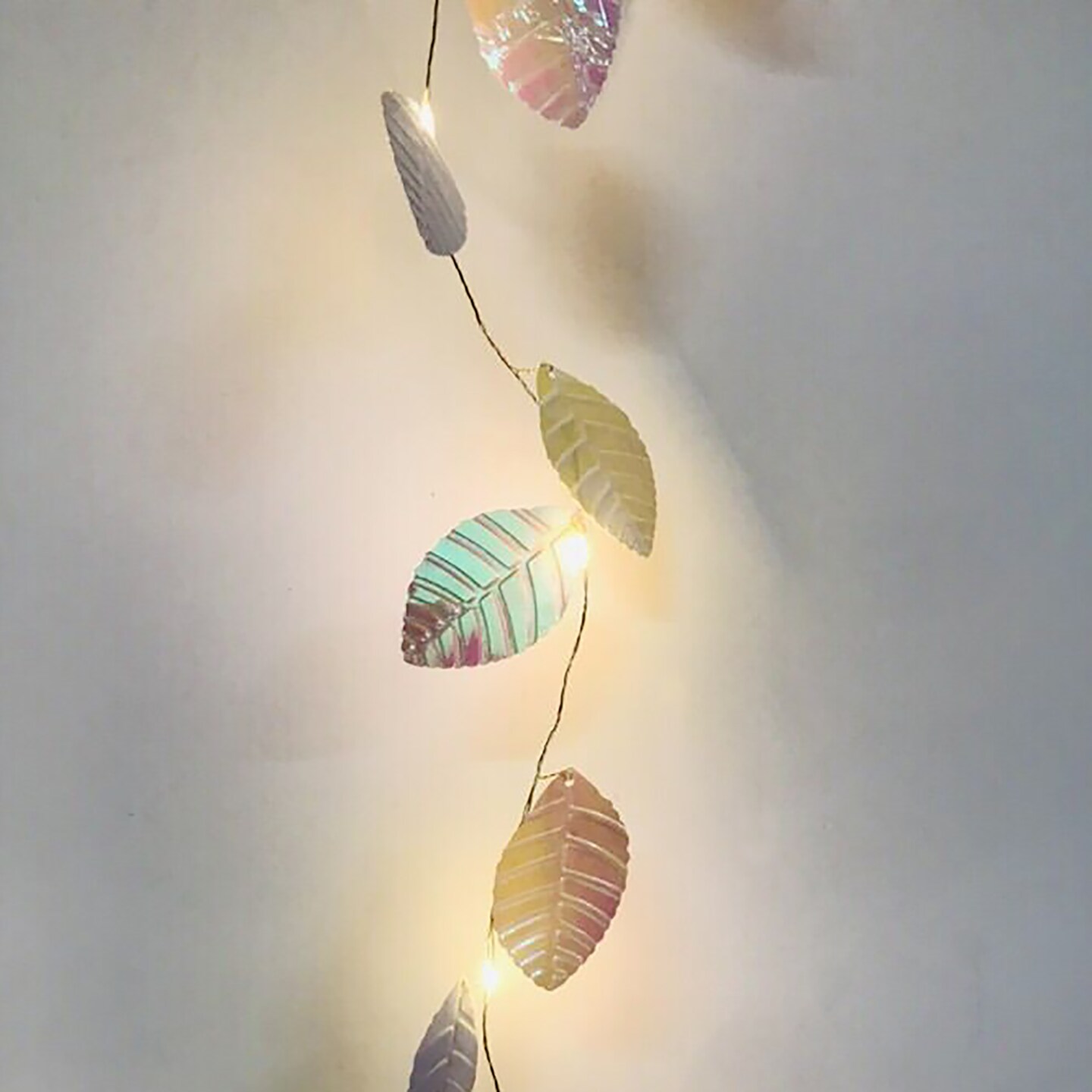 Perfect Holiday 20 LED Iridescent Leaf Fairy Light