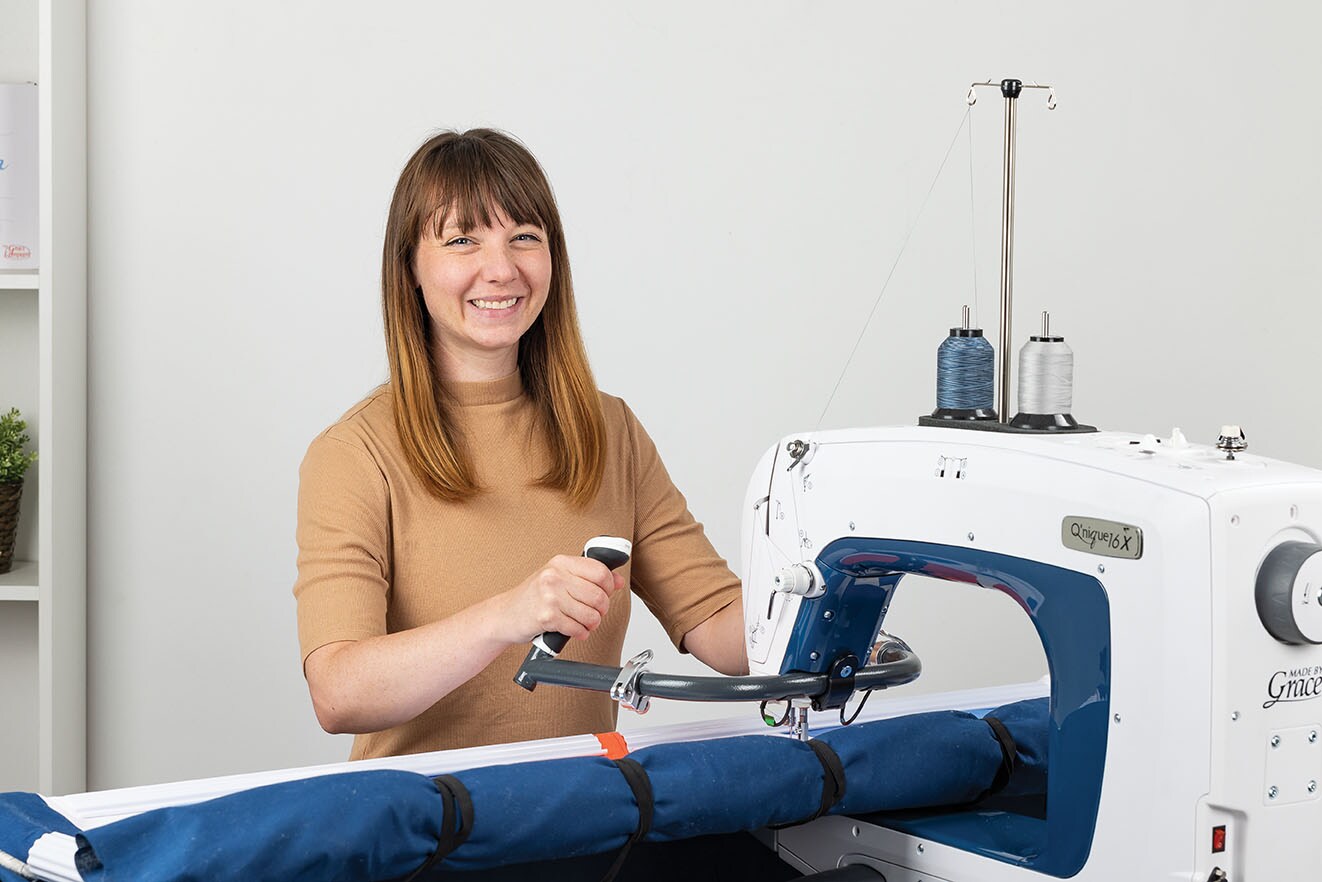 Q&#x27;nique 16X Quilting Machine and Q-Zone Hoop Quilting Frame