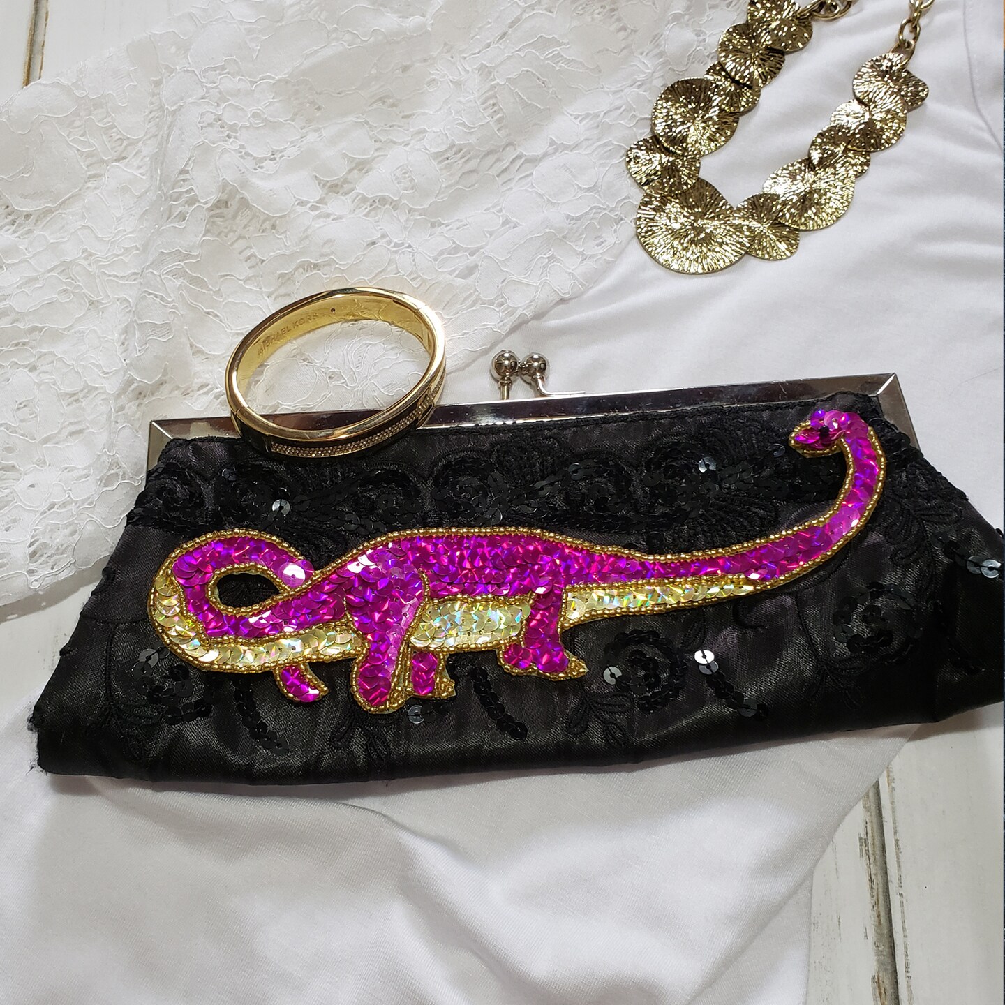 3&#x22; x 2 3/4&#x22; Billy Brontosaurus Dinosaur Sequin Applique/Patch