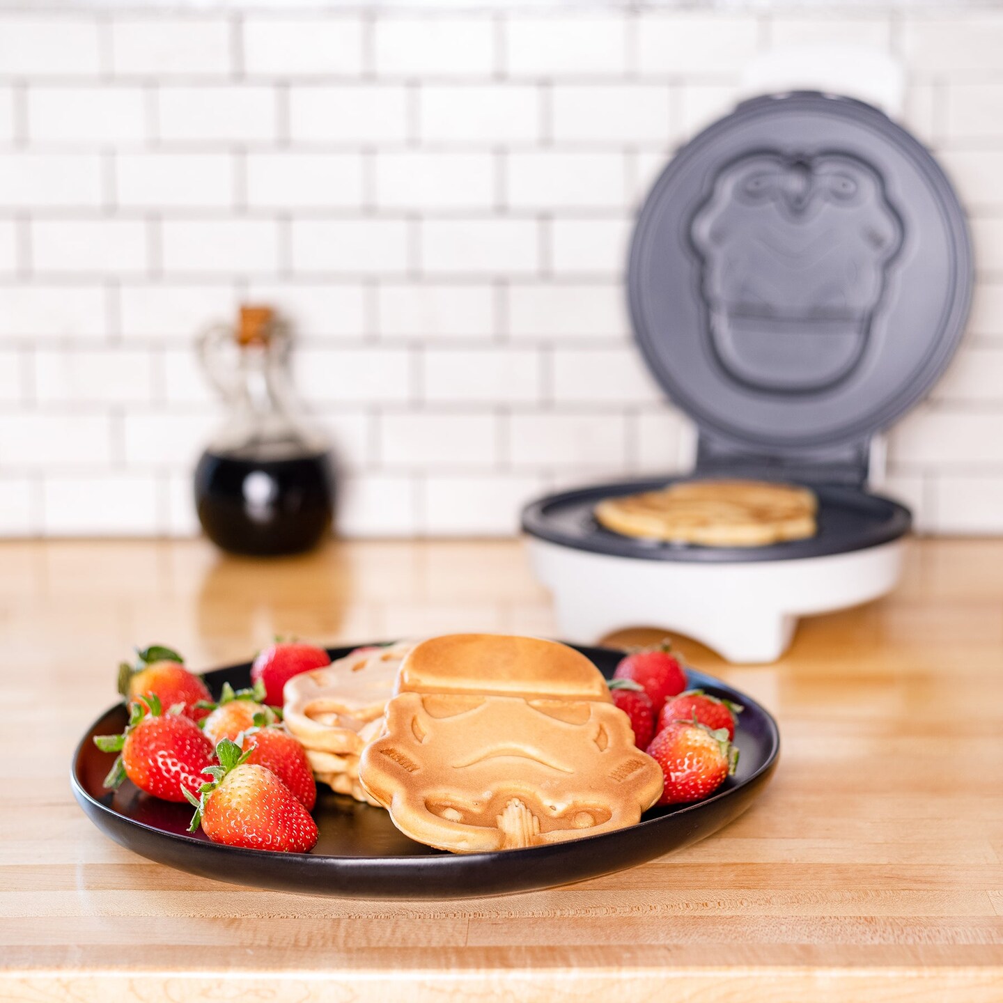 Uncanny Brands Stormtrooper Waffle Maker 