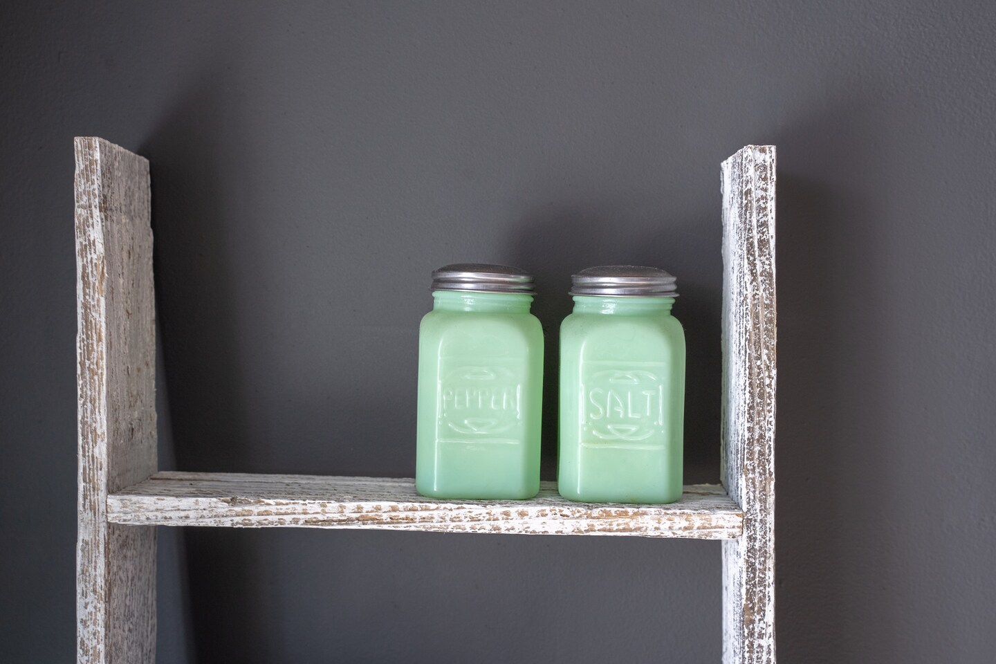 Rustic Farmhouse 4ft Reclaimed Wood Decorative Bookcase Picket Ladder