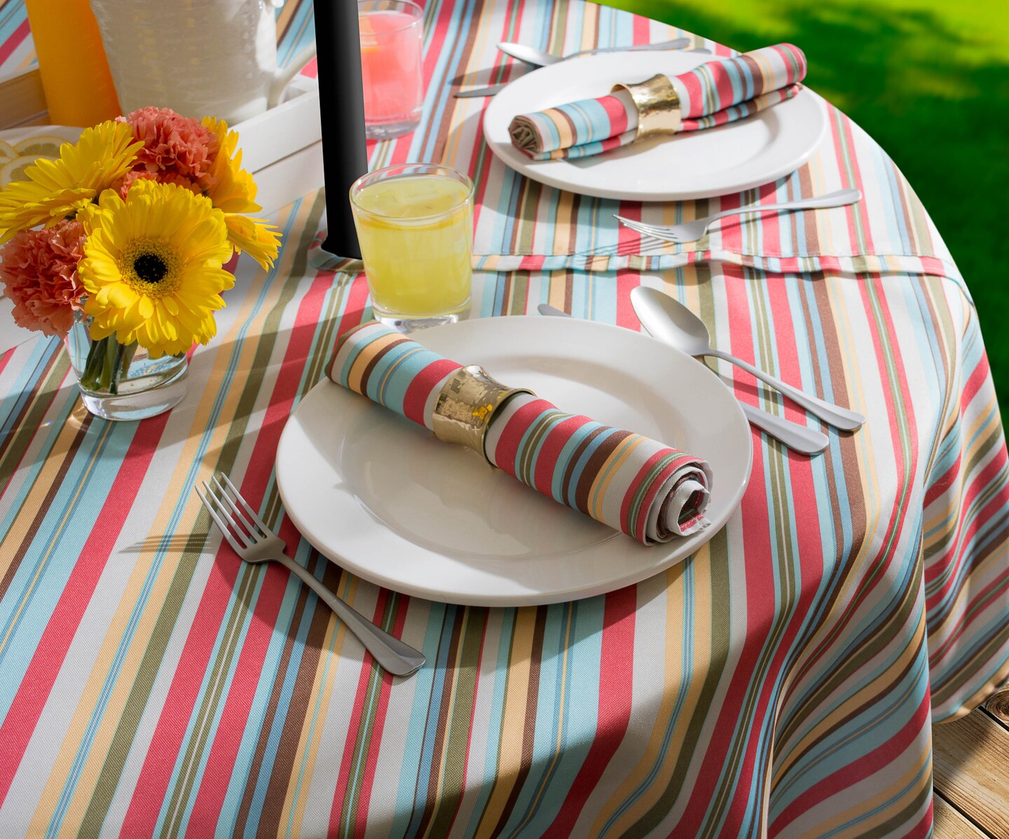 DII Summer Stripe Outdoor Tablecloth With Zipper 60 Round Fabric