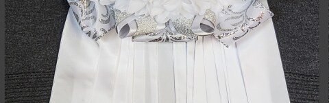 Single Homecoming Mum 6.5&#x22; - White-Silver