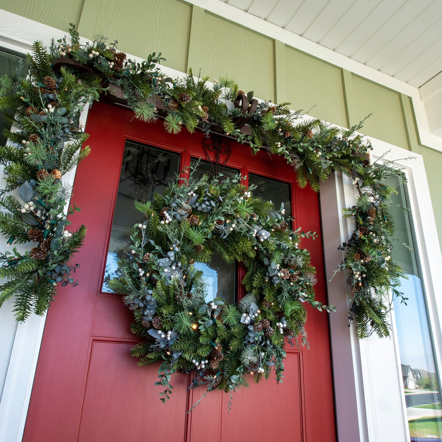 Lighted Christmas Wreath - Rustic White Berry