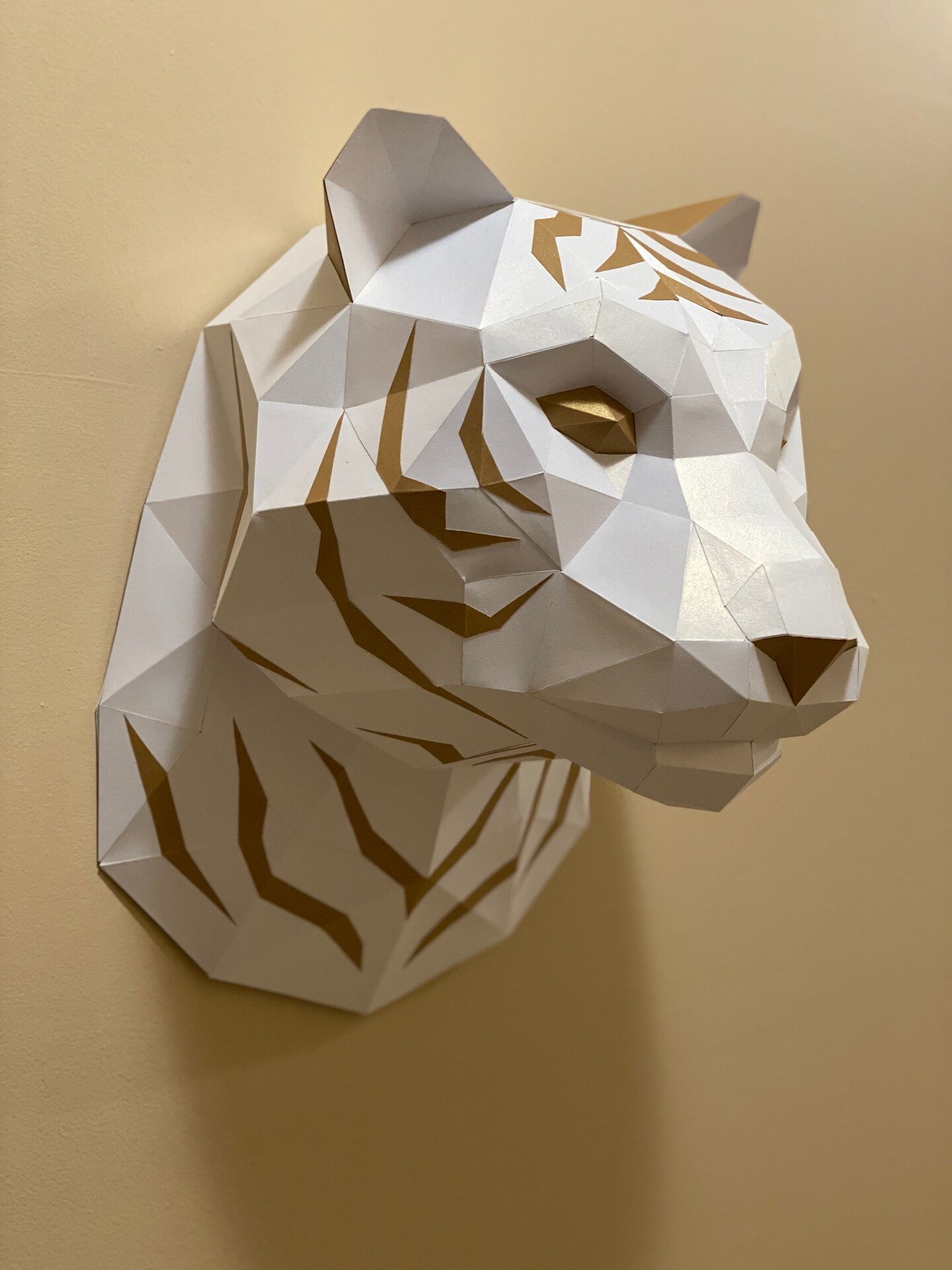 White Gold TIGER - 3D Poly Papercraft - Tiger Head Wall Mount