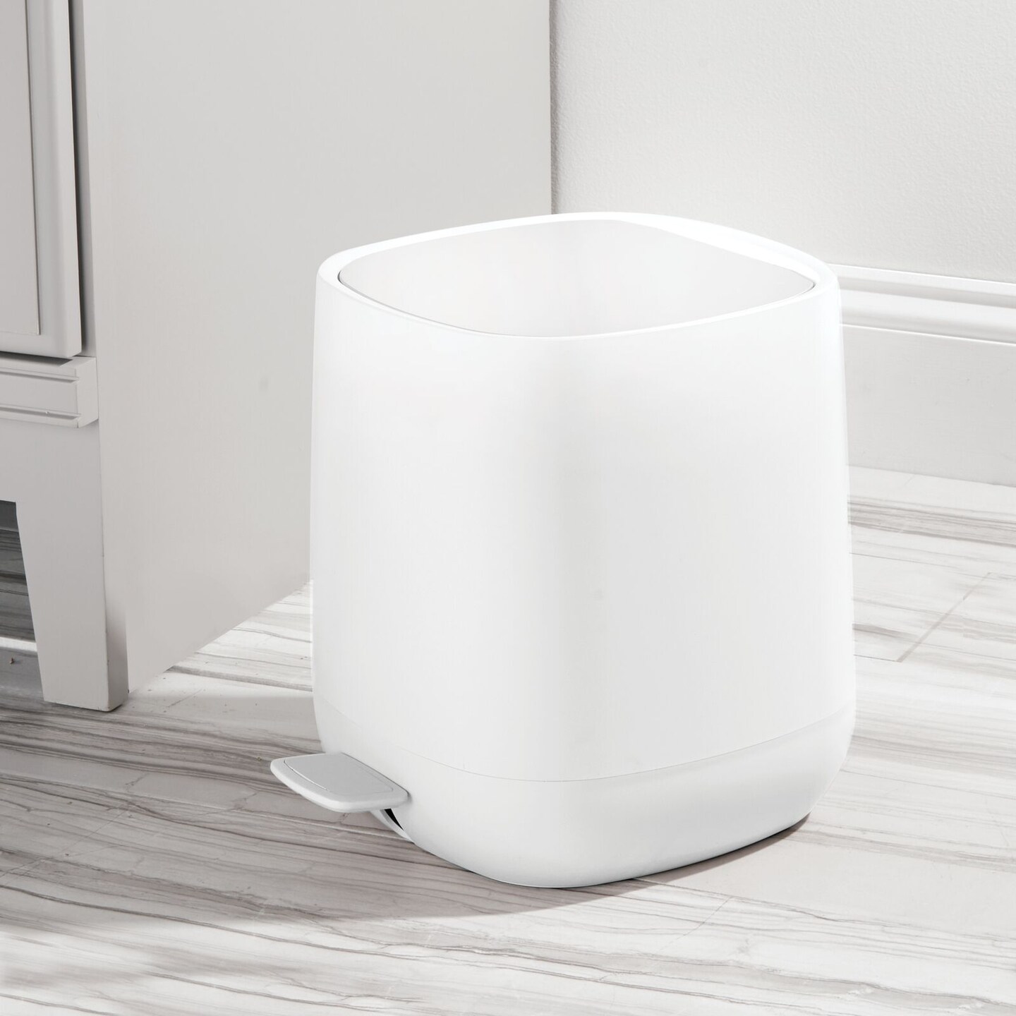 mDesign Plastic 1.3 Gallon/5 Liter Bathroom Garbage Can, Removable Liner