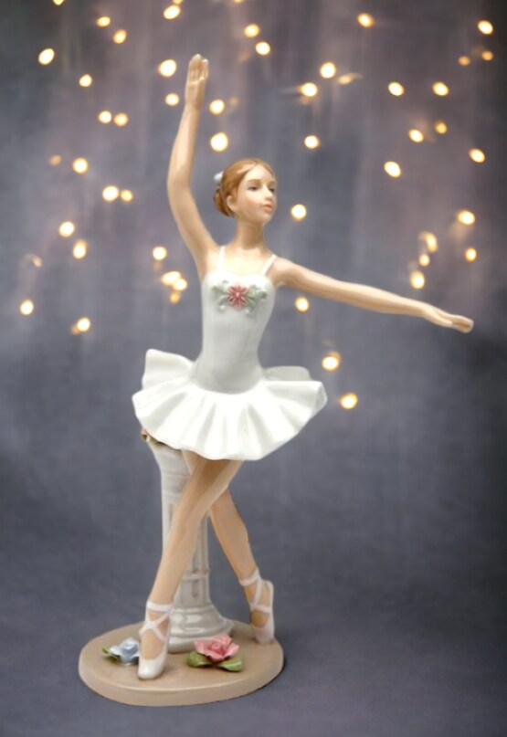 Ceramic Ballerina In Point Position Figurine, Home D&#xE9;cor, Gift for Her, Gift for Daughter, Gift for Ballerina Dancer