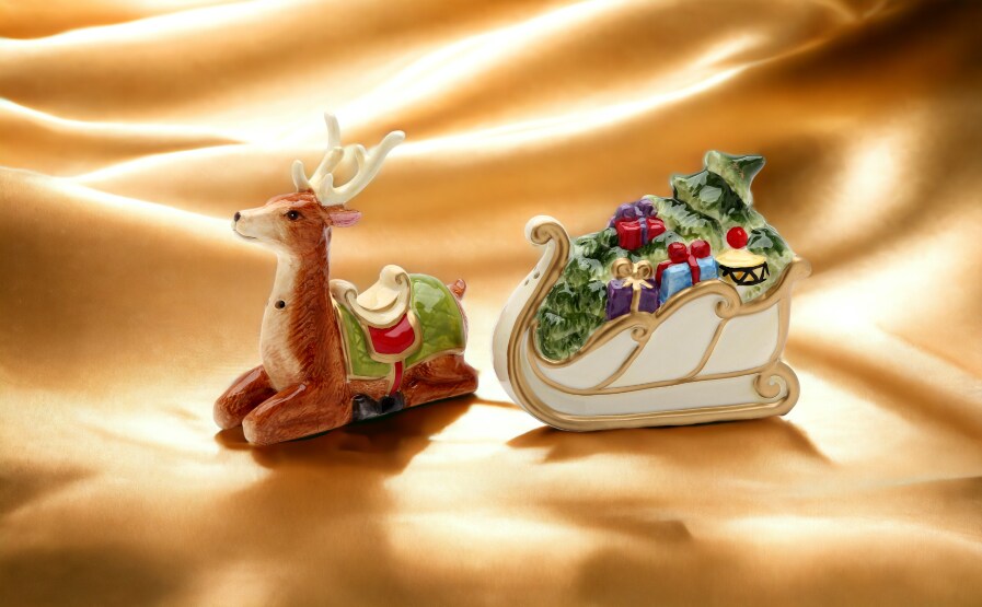 Ceramic Christmas Sleigh With Deer Salt &#x26; Pepper Shakers, Home D&#xE9;cor, Gift for Her, Gift for Mom, Kitchen D&#xE9;cor, Christmas D&#xE9;cor