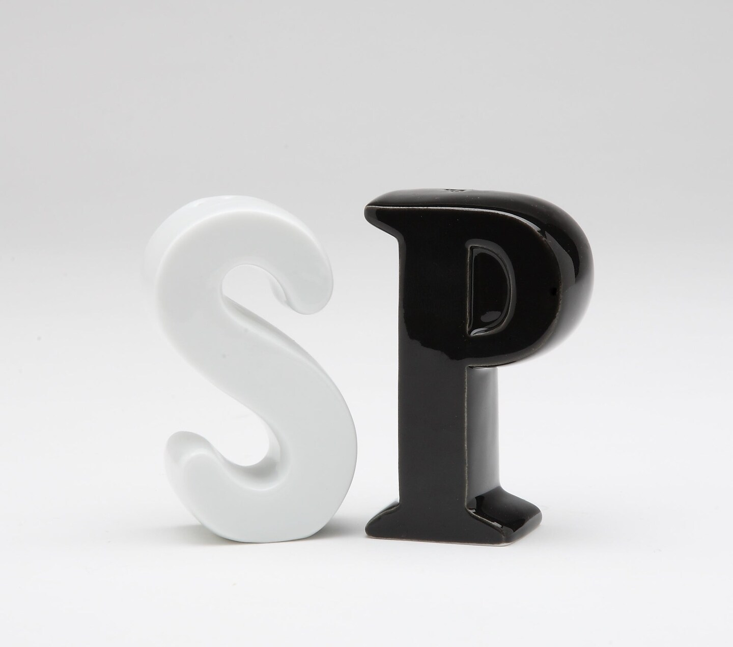 Ceramic Black and White SP Salt and Pepper Shakers, Home D&#xE9;cor, Gift for Her, Gift for Mom, Kitchen D&#xE9;cor
