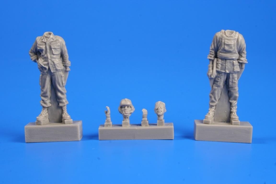 CMK  1/48 US Army AH-1G  Pilot and Gunner (Vietnam War) 1/48