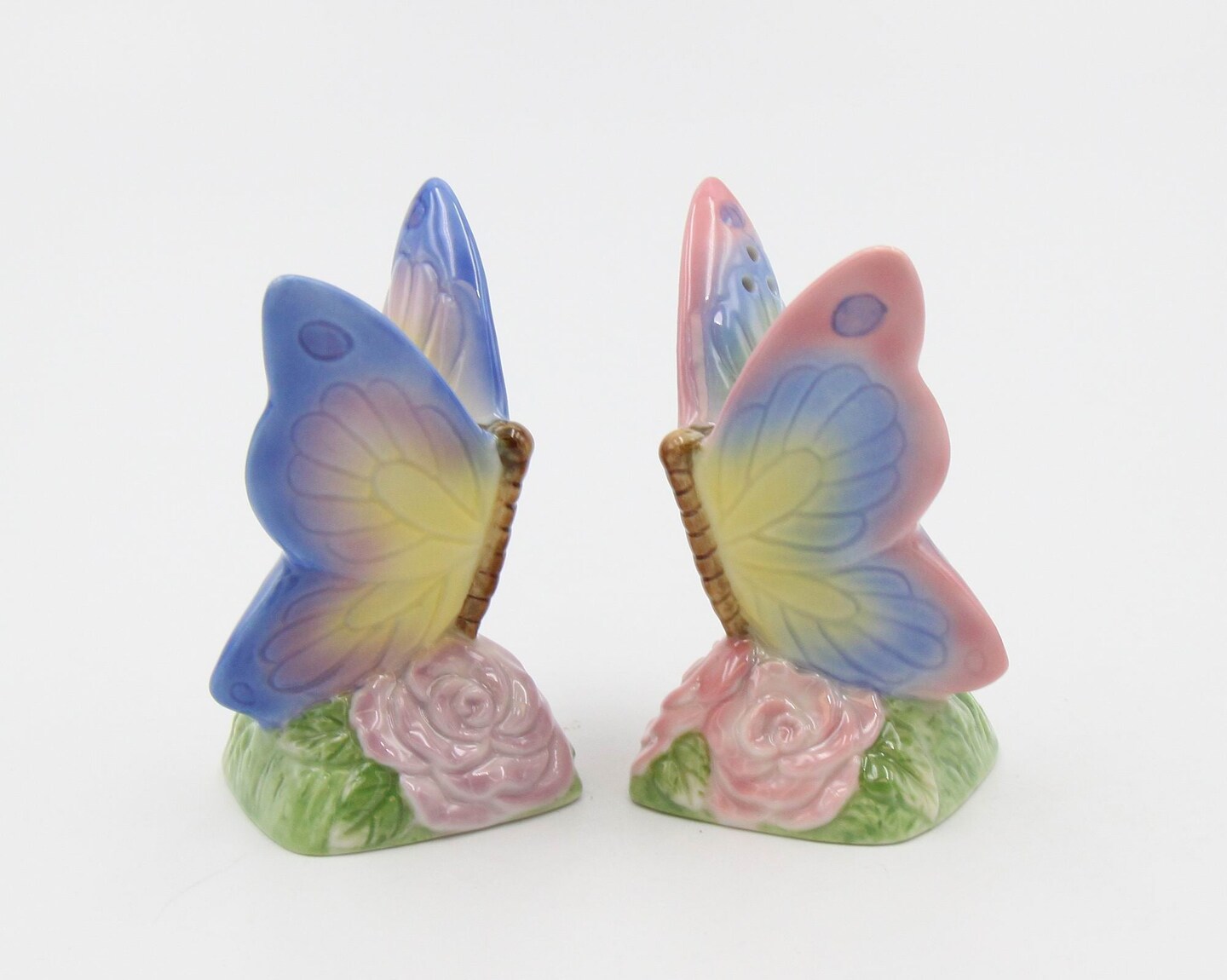 Ceramic Butterfly Salt and Pepper Shakers, Home D&#xE9;cor, Gift for Her, Gift for Mom, Kitchen D&#xE9;cor