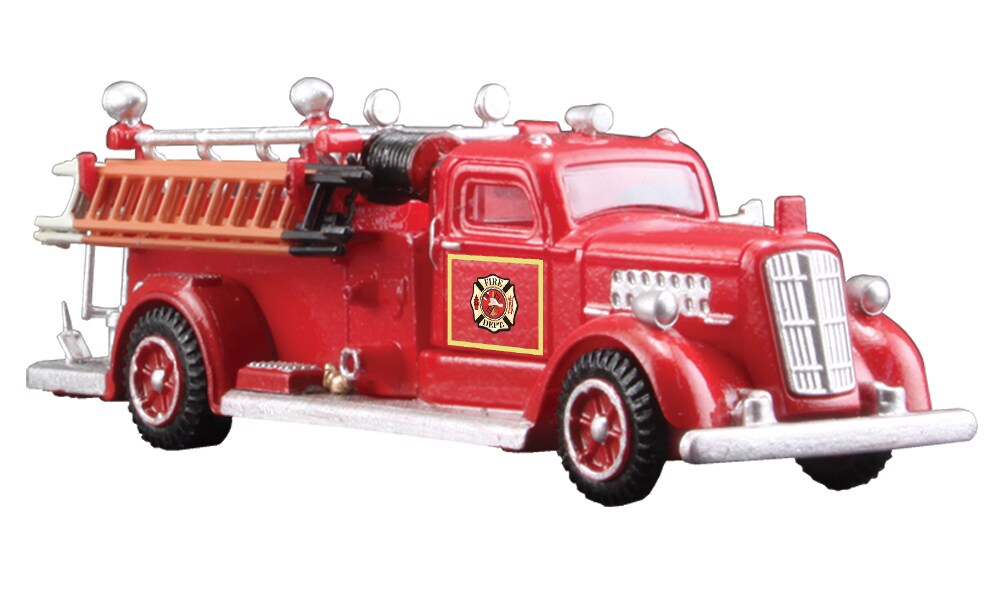 Woodland Scenics   HO FIRE TRUCK Diorama Accessory