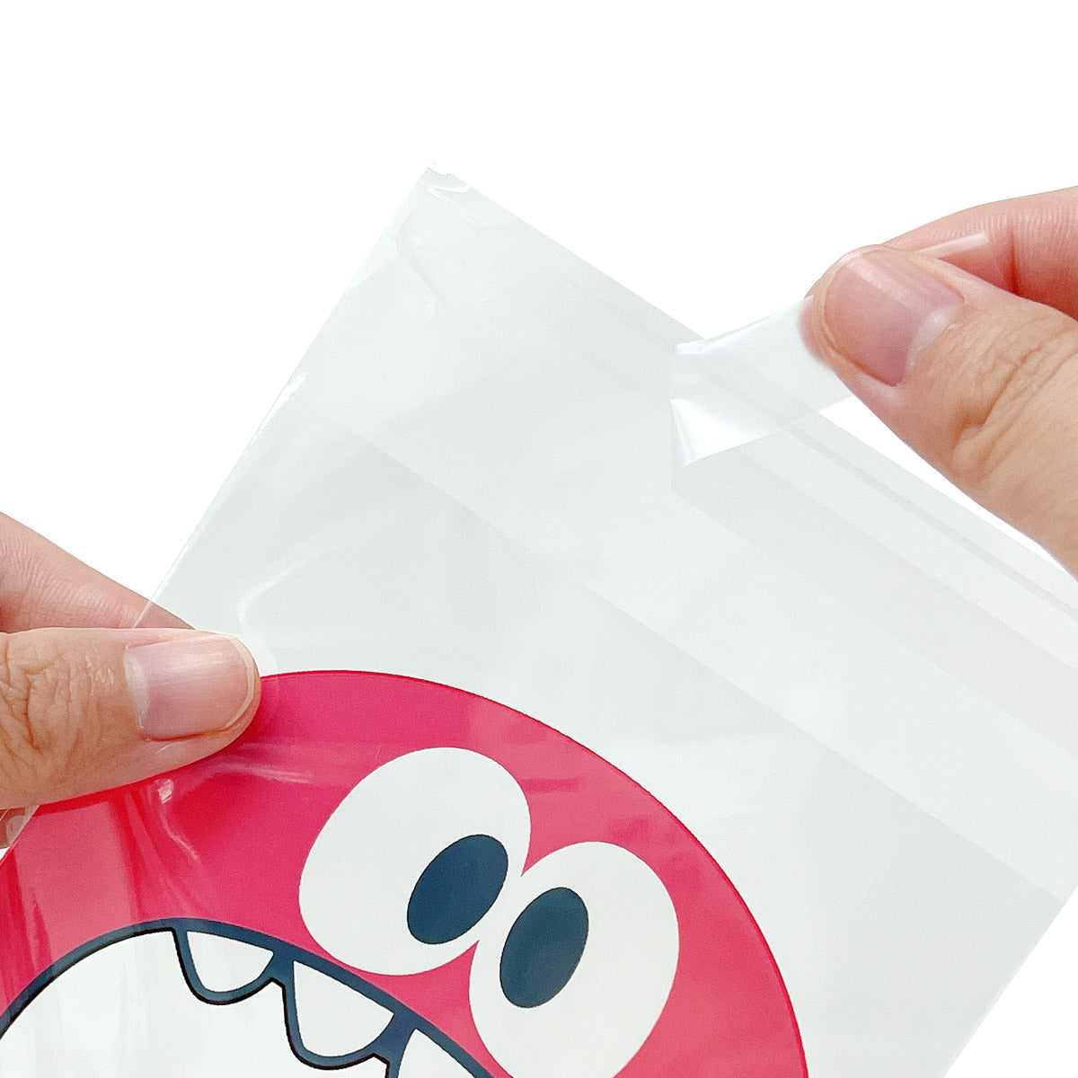 Wrapables Transparent Self-Adhesive 4&#x22; x 4&#x22; Candy and Cookie Bags, Favor Treat Bags for Parties and Wedding (200pcs)