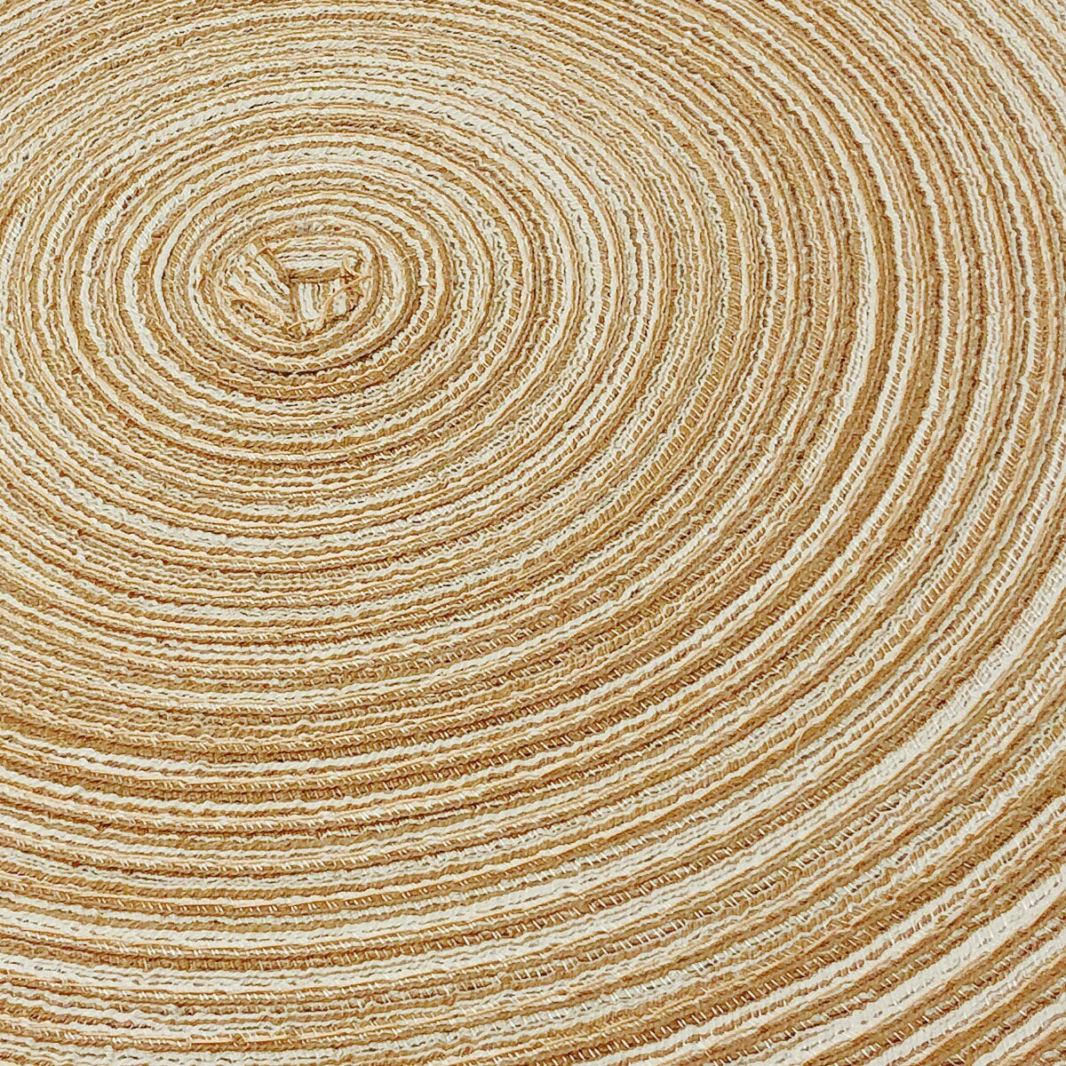 Wrapables 15&#x22; Woven Round Placemats (Set of 6)