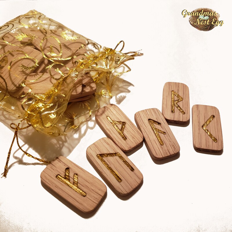 Unique Elder Futhark Rune set. Beautiful Red Oak Druid- Pagan- witch ...