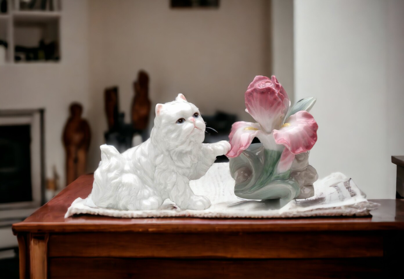 Ceramic Persian Cat and Iris Flower Salt &#x26; Pepper, Home D&#xE9;cor, Gift for Her, Gift for Mom, Kitchen D&#xE9;cor, Cat Lovers Gift, Pet Loss Gift