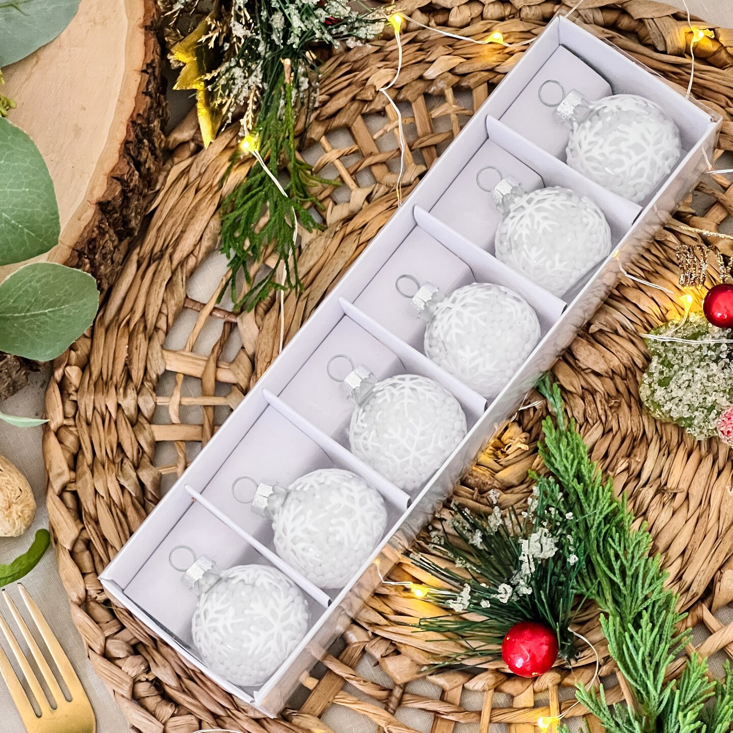 Kate Aspen Place Card Holders (Place Cards Included) - Set of 12 - Table Number Holder for Weddings, Snow Flurry Flocked Glass Ornament for Table Assignments at Bridal Showers or Anniversaries