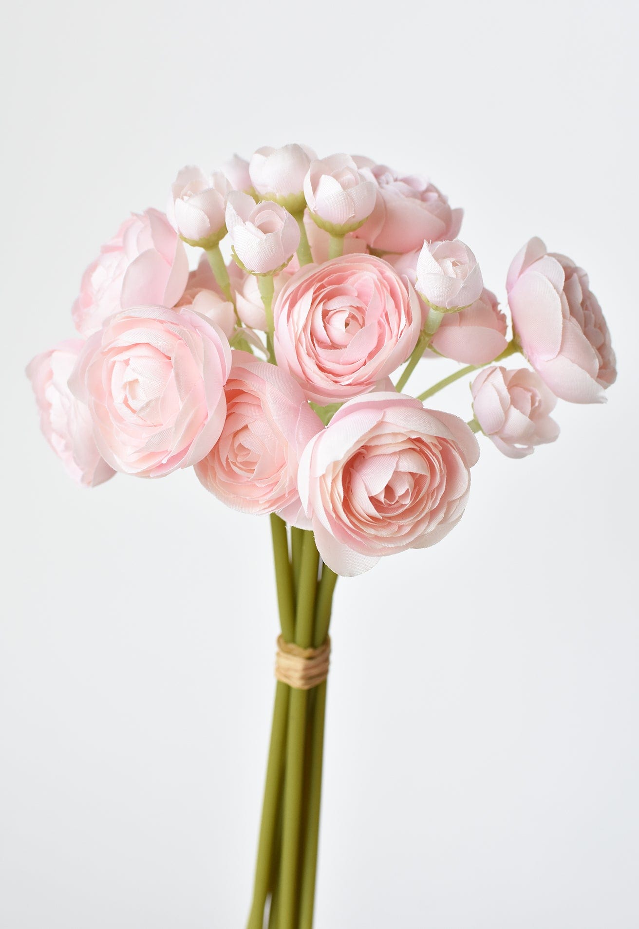 10&#x22; Faux  Pale Pink Ranunculus Stem Bundle