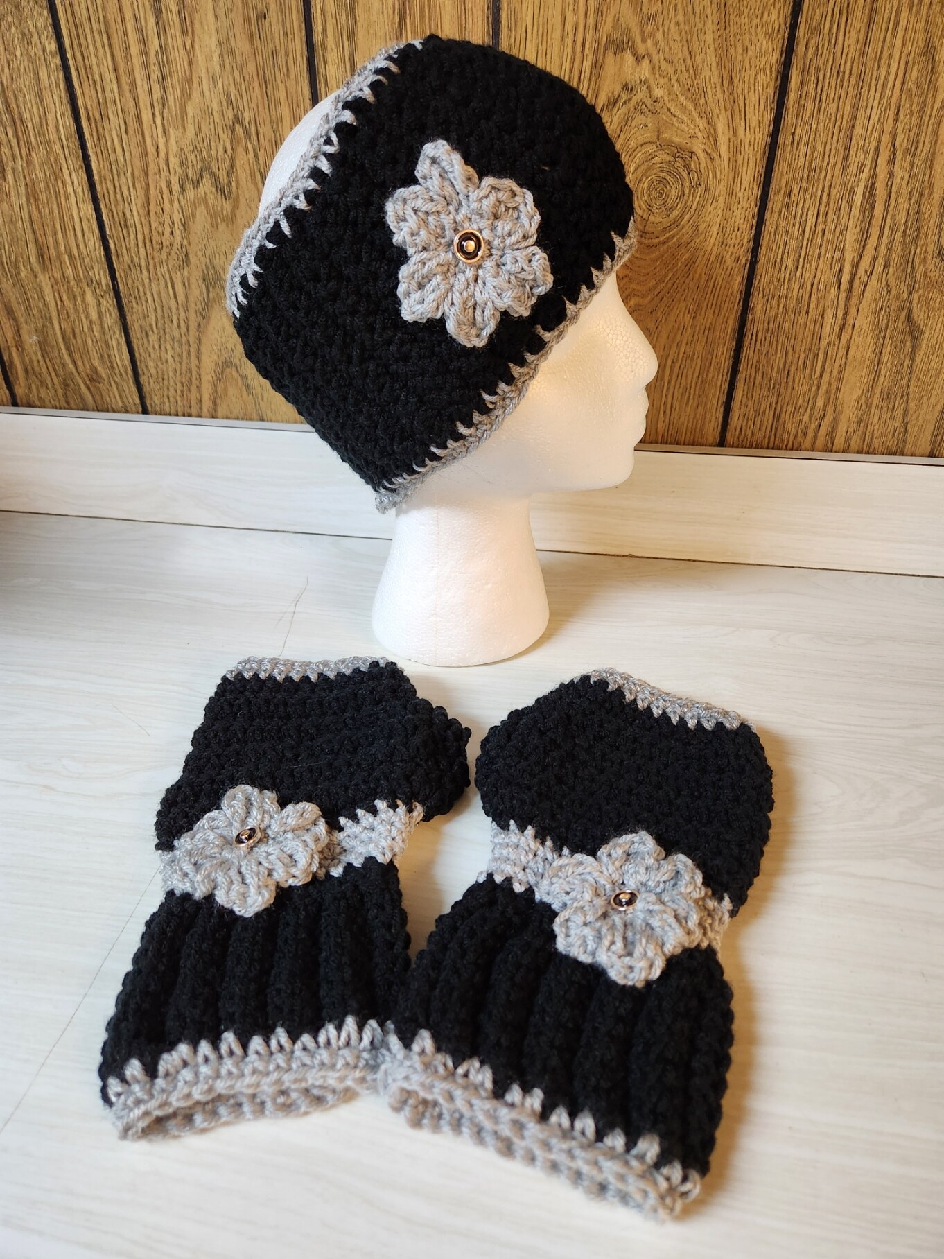 CUTE AND TREND BLACK AND GRAY HEADBAND EAR WARMERS AND  display picture 2