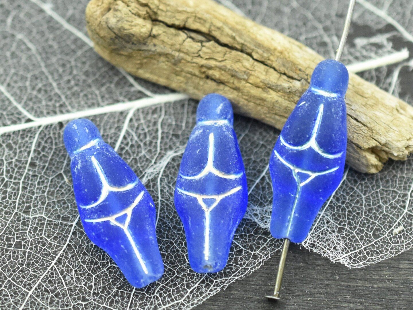 *4* 21x10mm Iridescent Washed Matte Sapphire Goddess Beads