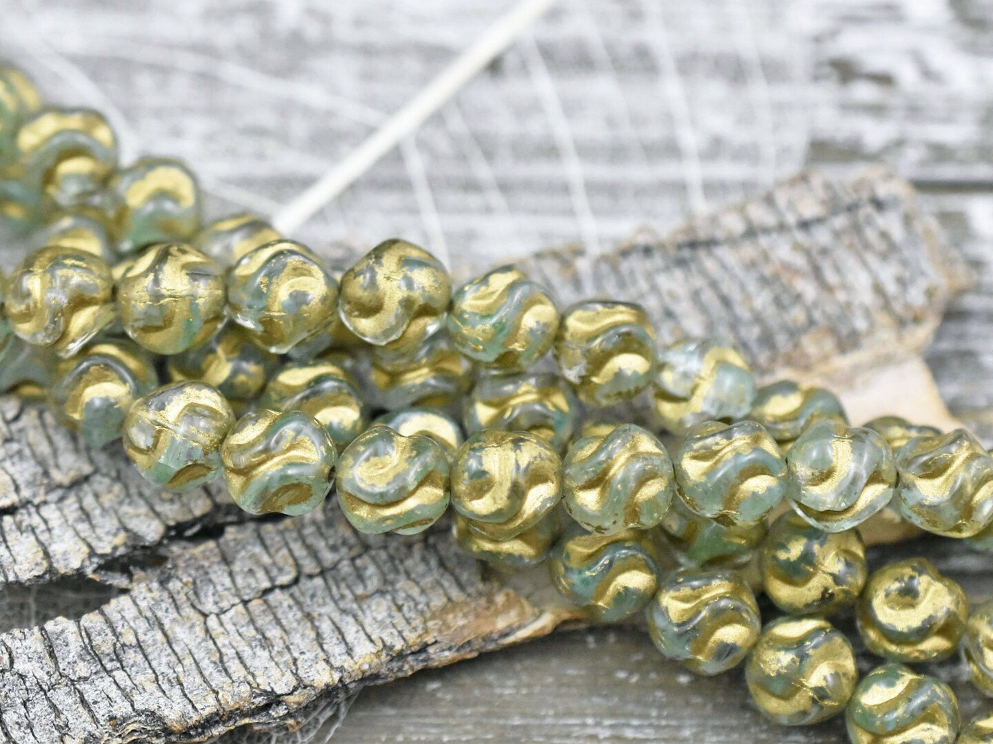 *15* 8mm Gold Washed Mint Crystal Round Love Knot Beads