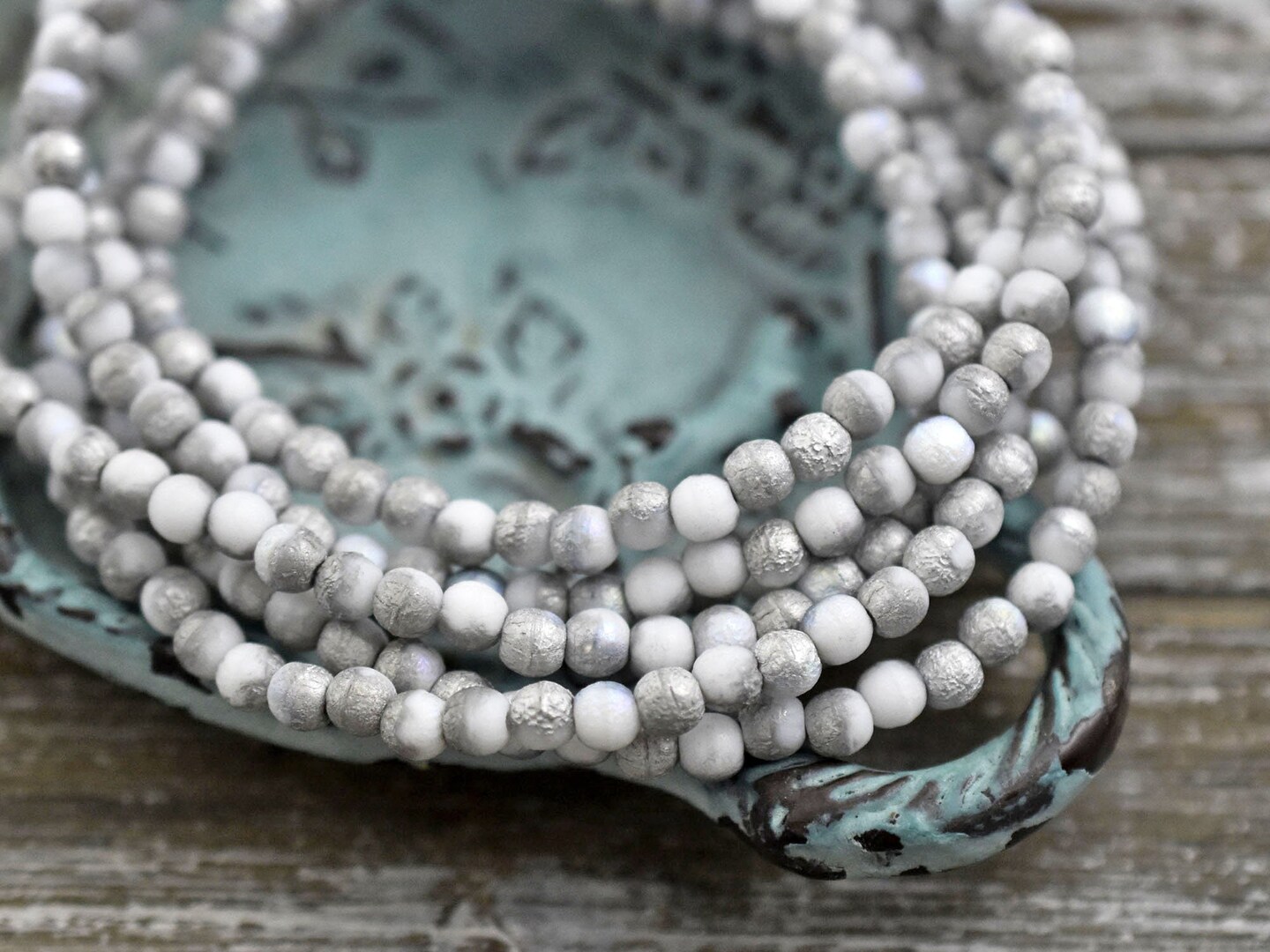 *50* 4mm Silver Washed Etched Opaque White Round Druk Beads