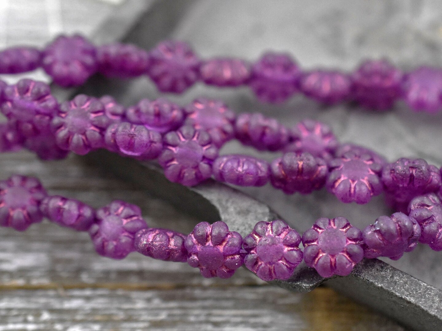 *25* 9mm Purple Washed Etched Purple Pansy Cactus Flower Beads