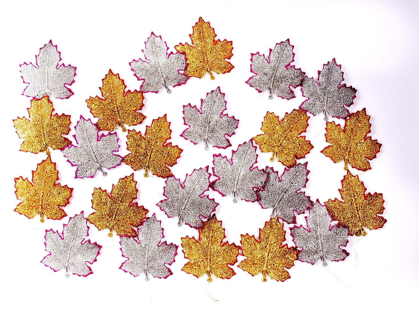 Christmas Ornament Leaves, Shatterproof hanging ornaments for Christmas tree, Indoor and outdoor Christmas holiday home decoration (Gold &#x26; Silver)