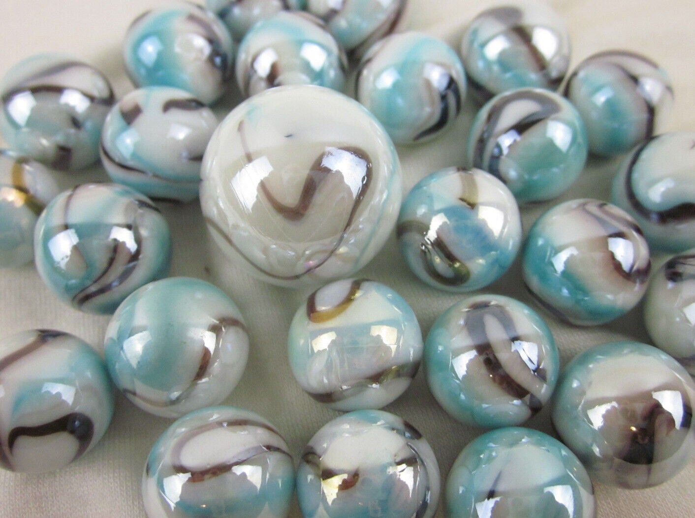 25 Glass Marbles WHITE TIGER iridescent White Blue Black Game pack Shooter Swirl