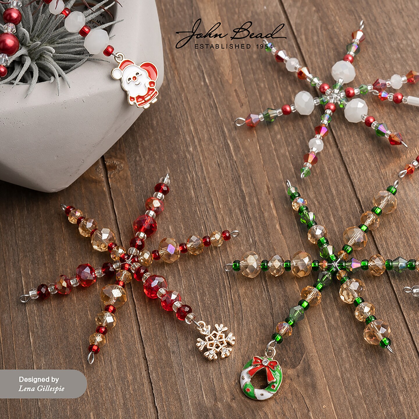 John Bead Sweet &#x26; Petite Wreath Holiday Charms, 6pcs