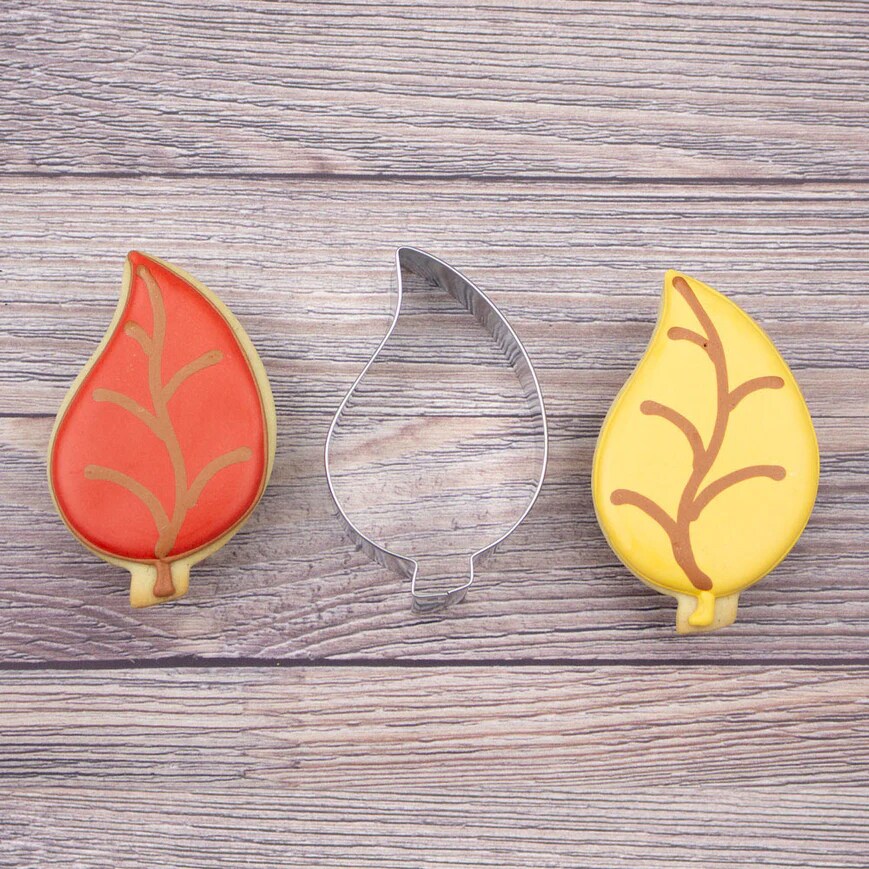 Ann Clark Teardrop Leaf Cookie Cutter 3 3/4&#x22; x 2 3/8&#x22;