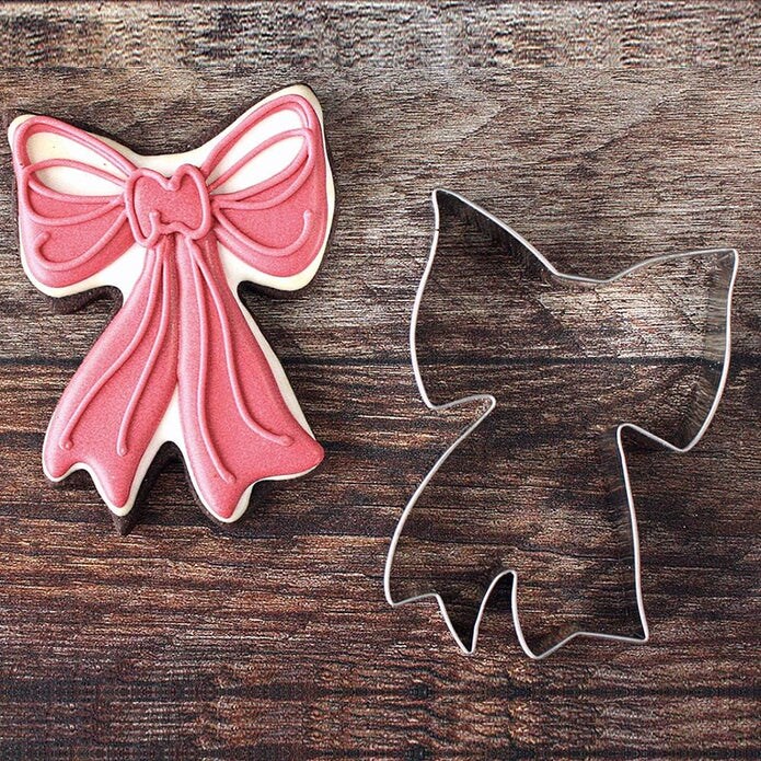 Ann Clark Ribbon Bow Cookie Cutter 4&#x22;