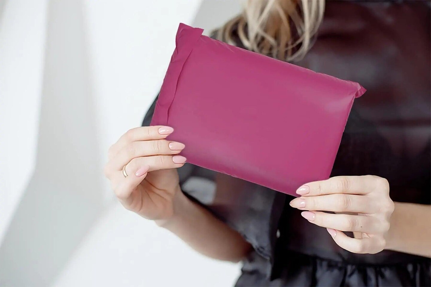 Hot Pink Poly Mailers 6 x 9 Peel and Seal Poly Shipping Bags for Small Business Pack of 100 Waterproof Shipping Envelopes for Clothing 2 Mil Tear Proof Plastic Mailing Bags for Shipping