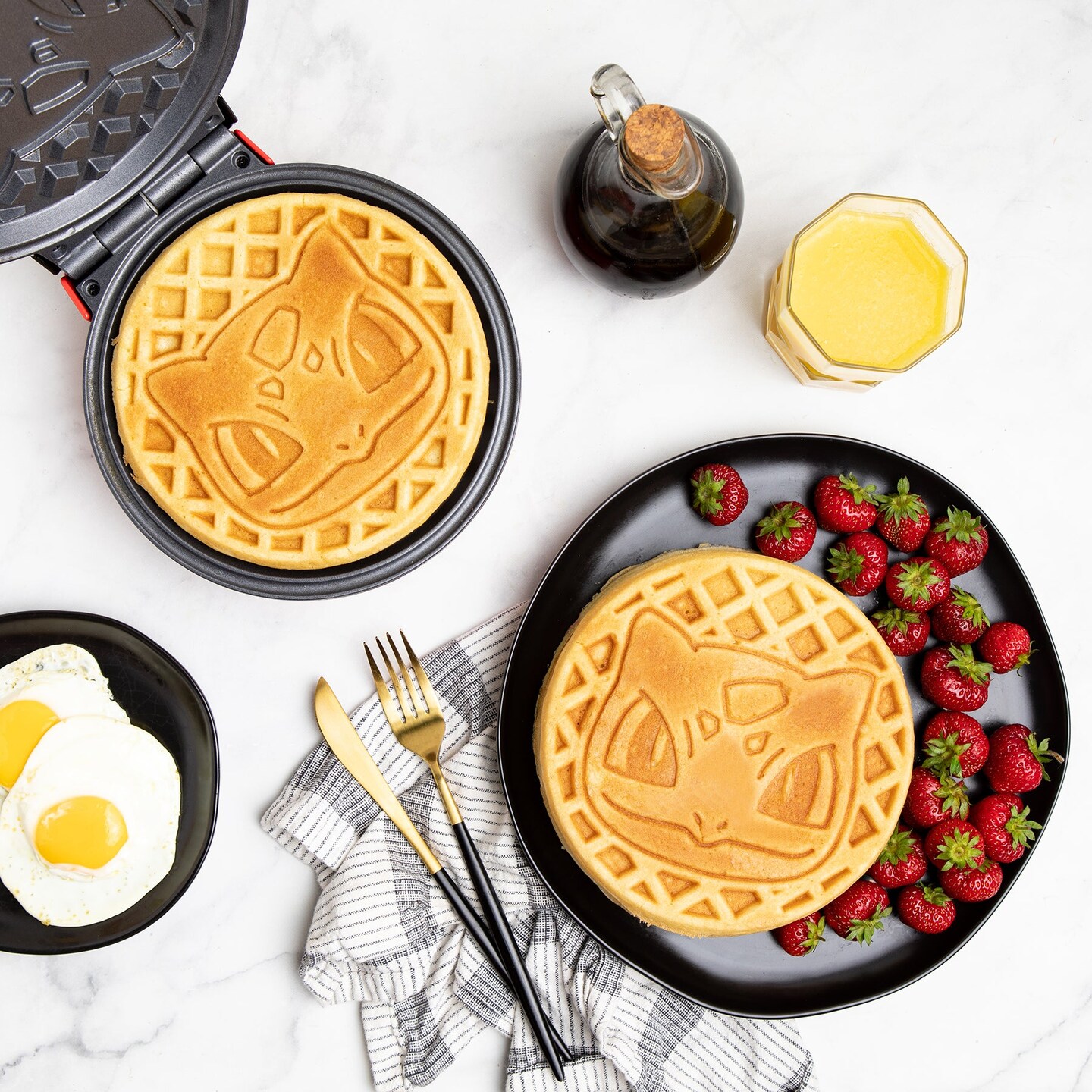 Uncanny Brands Pokemon Bulbasaur Waffle Maker