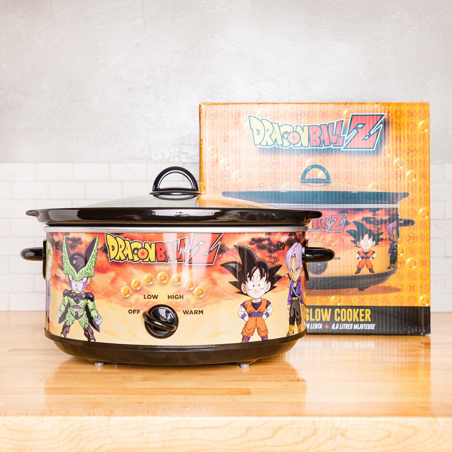 Uncanny Brands Dragon Ball Z 7-Qt Slow Cooker