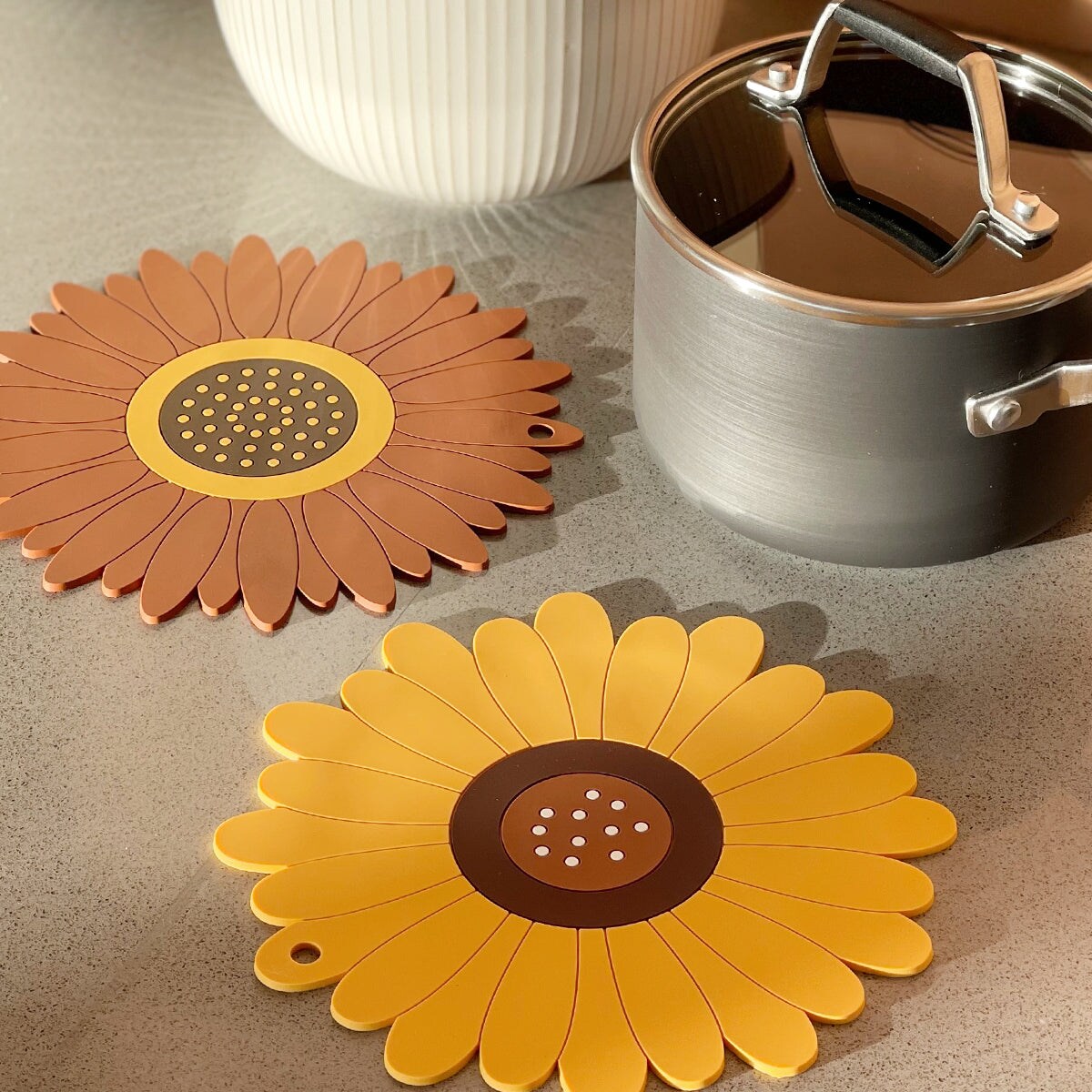 Wrapables Sunflower Coasters, Trivet Mats, Pot Holders for Cups, Drinks, Pots and Pans (Set of 2)